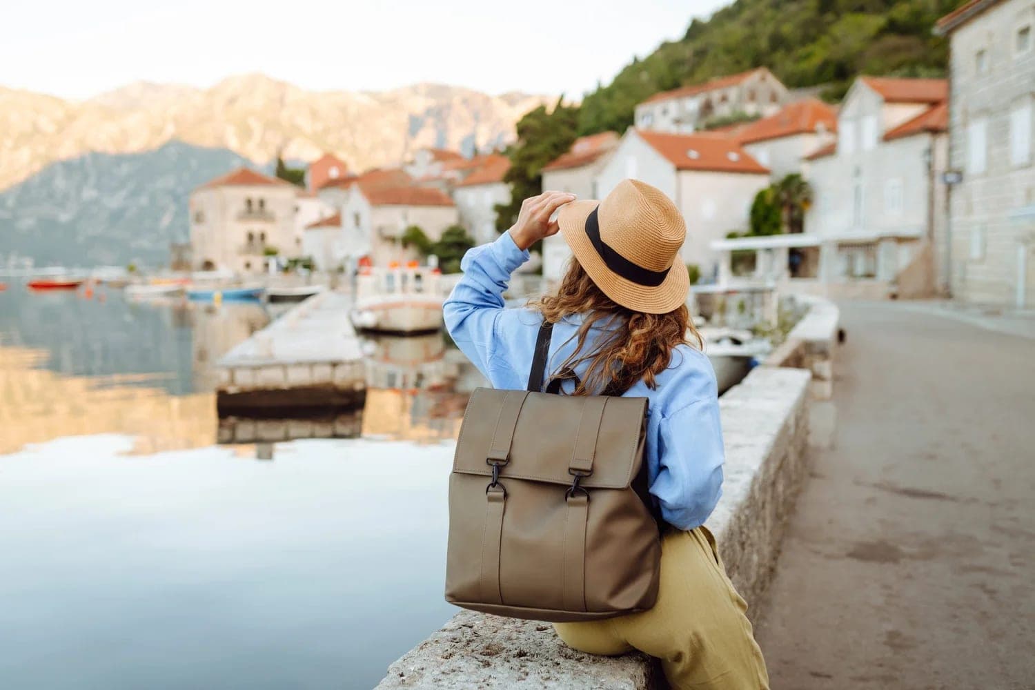 Beyond the Selfie: Helping Students Stay Present on Educational Tours