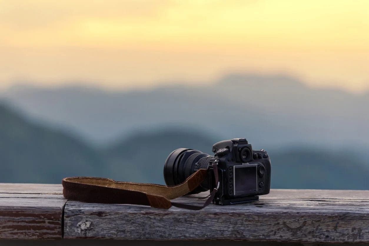 Snapshots with Substance: Helping Students Turn Travel Photos into Stories
